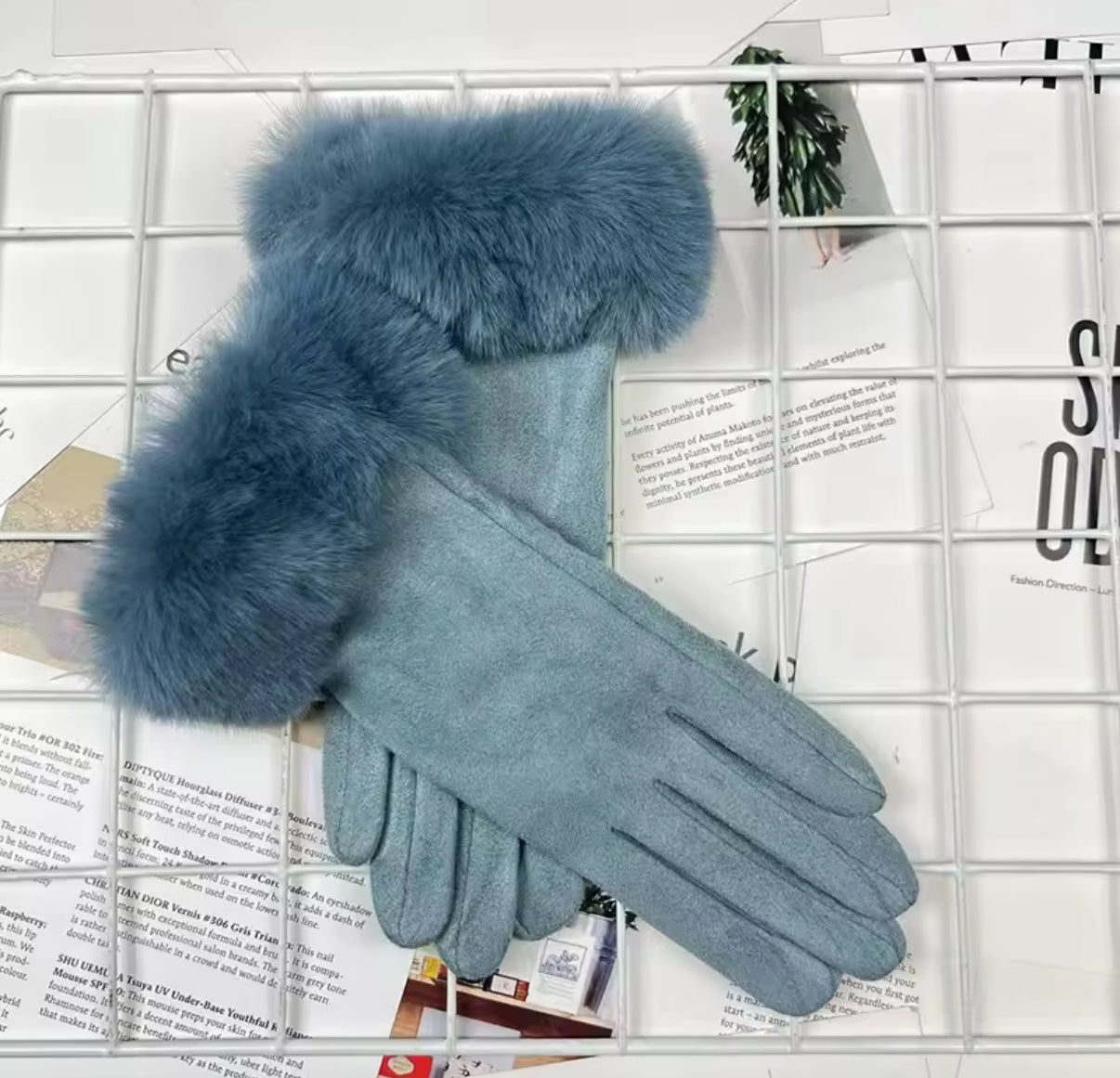 Plush Glove with Faux Fur in Lake Blue