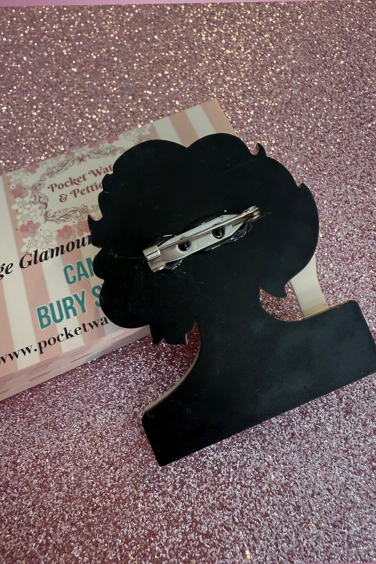 Sandy Brooch