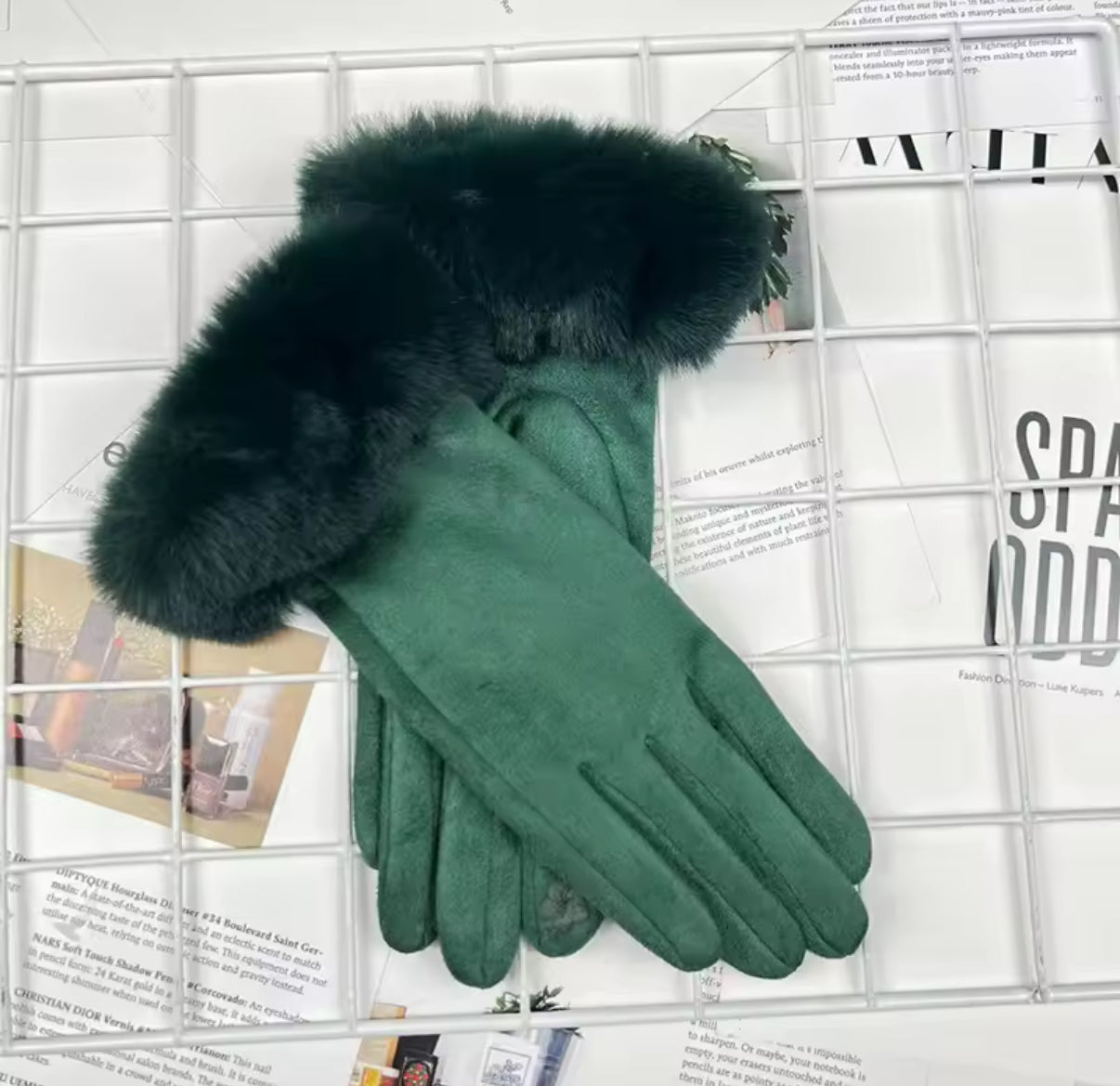 Plush Glove with Faux Fur in Forest Green