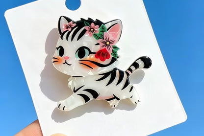 Strutting cat Brooch