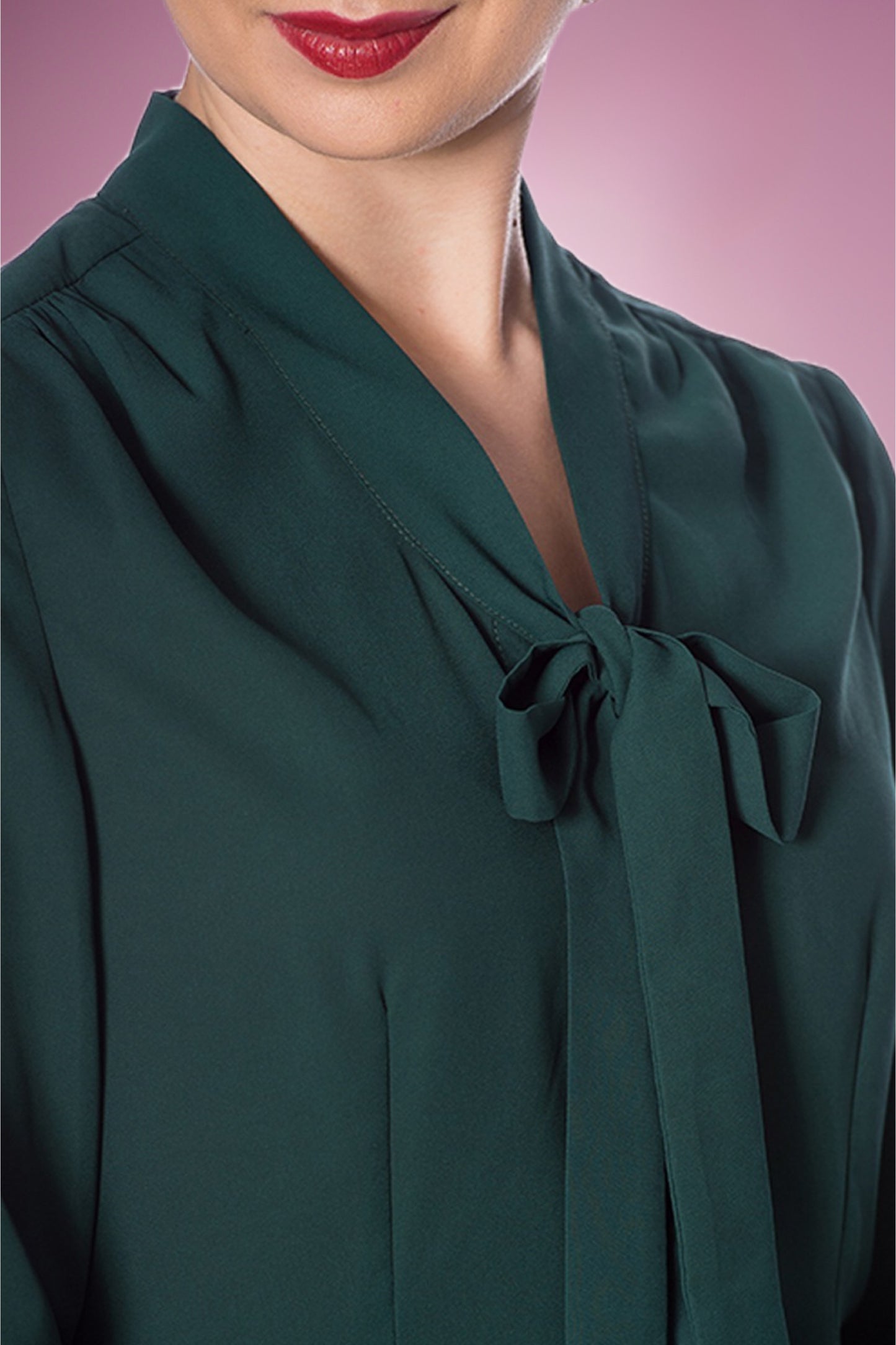 Maud Pussy Bow Blouse in Green